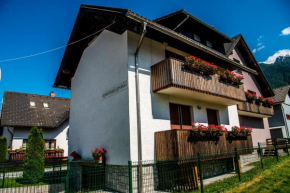 Отель Apartments and Holiday Home Grohar, Краньска Гора